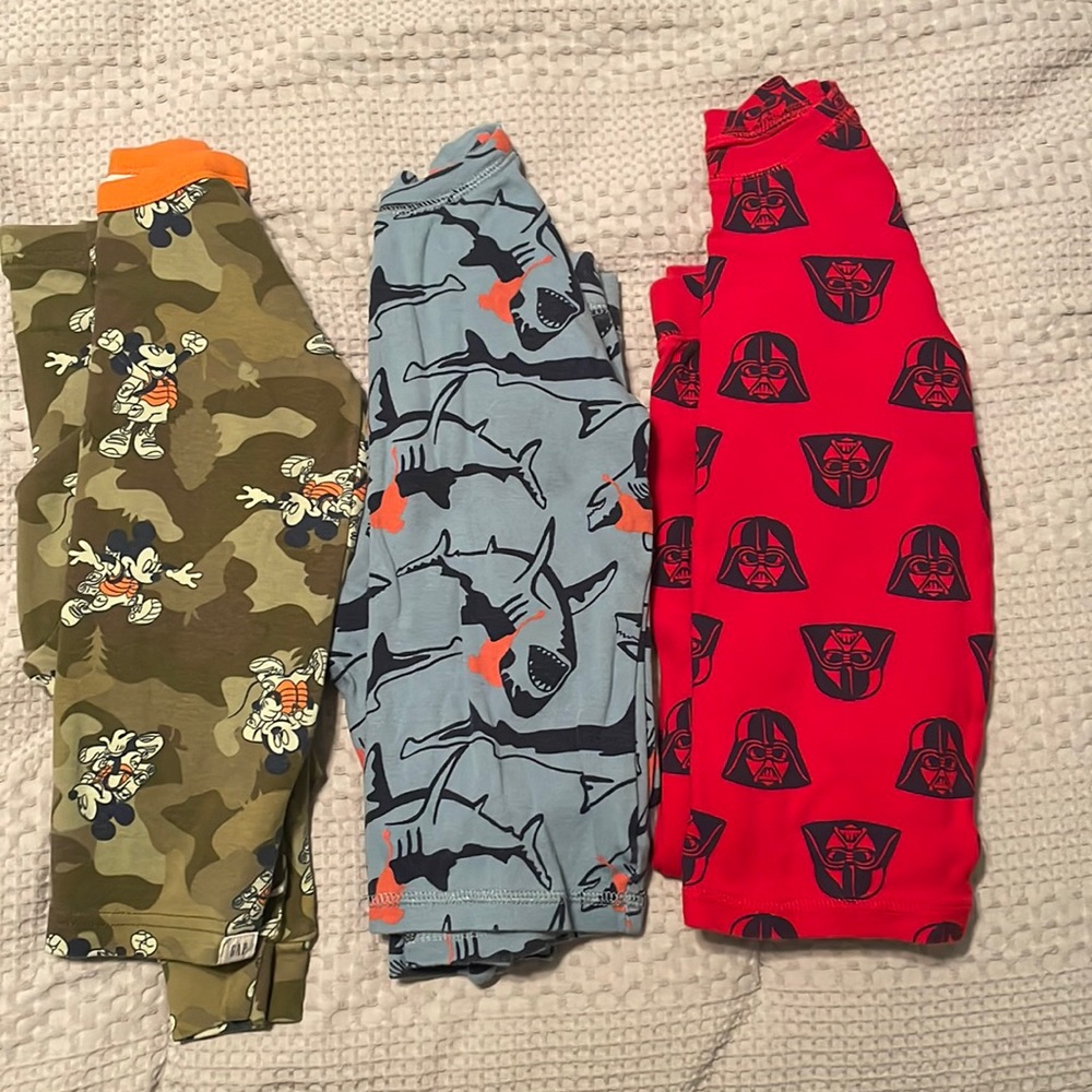 Gap Kids long sleeved PJ sets. Sizes 5 and 6
